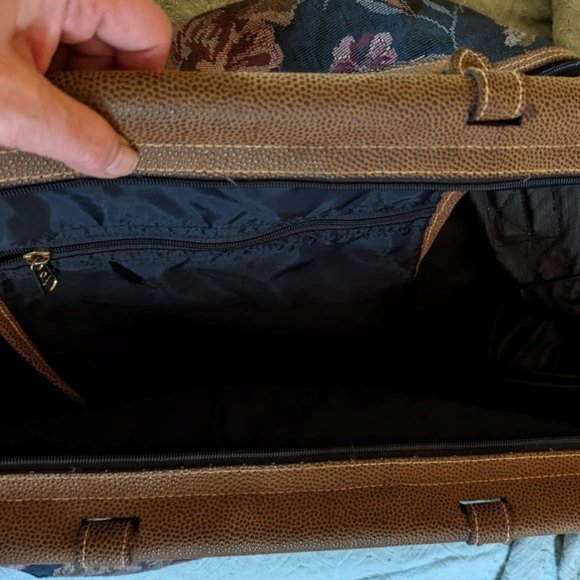 15% OFF  Vintage Floral Tapestry Duffel Bag  c 1980s - Picture 6 of 15